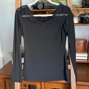 Long sleeve spandex top lace detail